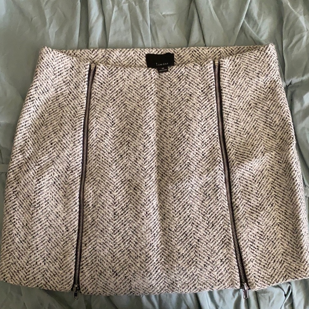 40% wool patterned skirt with zippers 🤩
